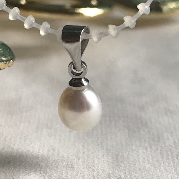Jewelry - 18K White Gold Plated Pearl Pendant - Elegant Women's Jewelry